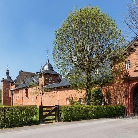 Ferienwohnung Saalstube - Schloss Adolphsburg เคิร์กฮุนเดม ภายนอก รูปภาพ